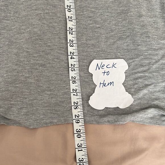 Cha Cha Vente size M long sleeve grey shark bite hem tunic with pockets EUC - Picture 11 of 11